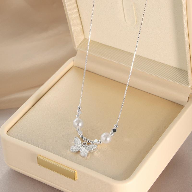 Elegant Pearl Necklace: Trendy, High-End Titanium Steel Clavicle Chain for Women