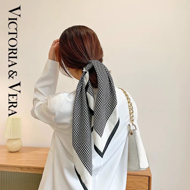 VICTORIA&VERA Minimalist Printed Mulberry Silk Scarf