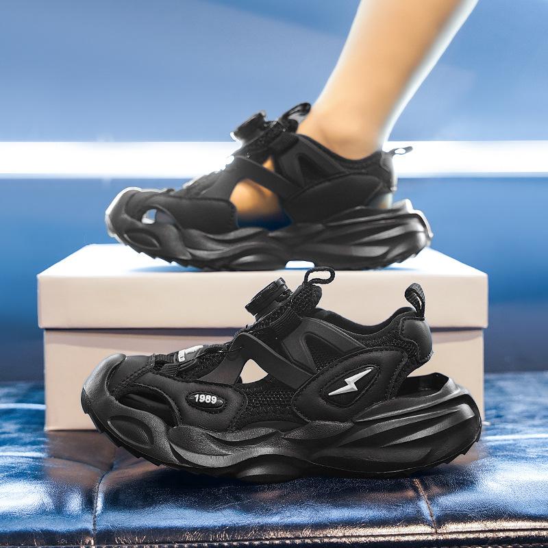 Teen Sandals Boys Baotou Sandals Summer Mesh Breathable Children's Sneakers Hollow Medium and Older Children's Beach Shoes