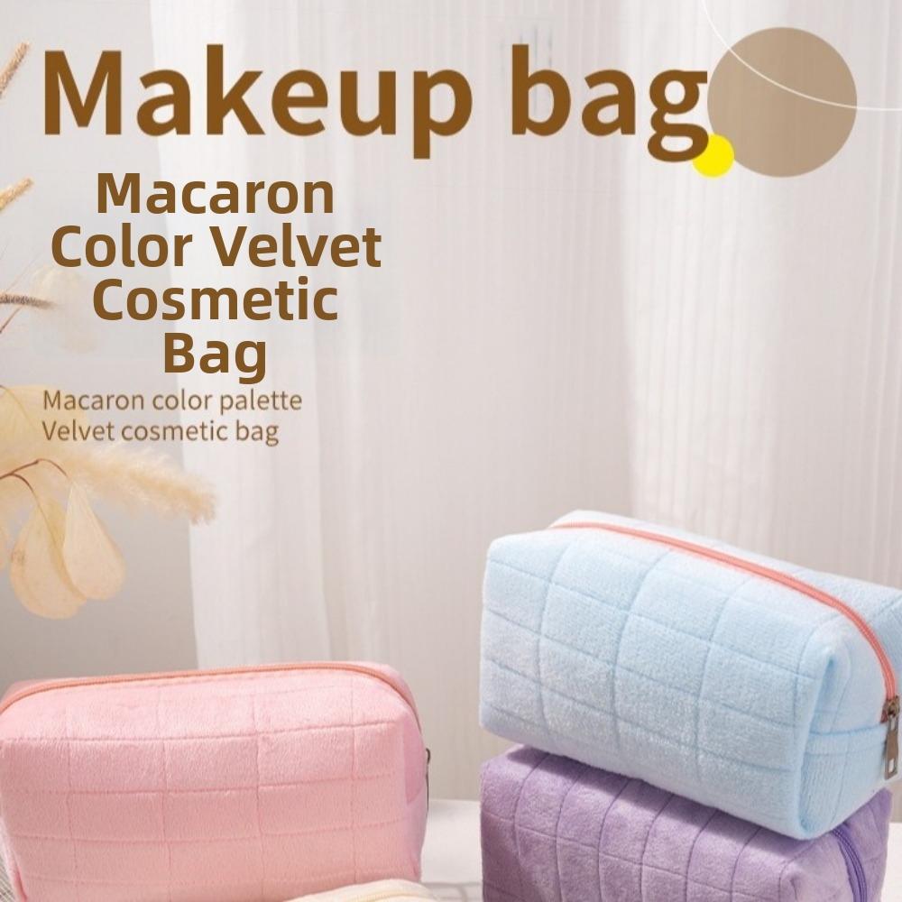 Large Capacity Plaid Makeup Bag Zipper Closure Plush Storage Bag Portable Cosmetic Bag Students