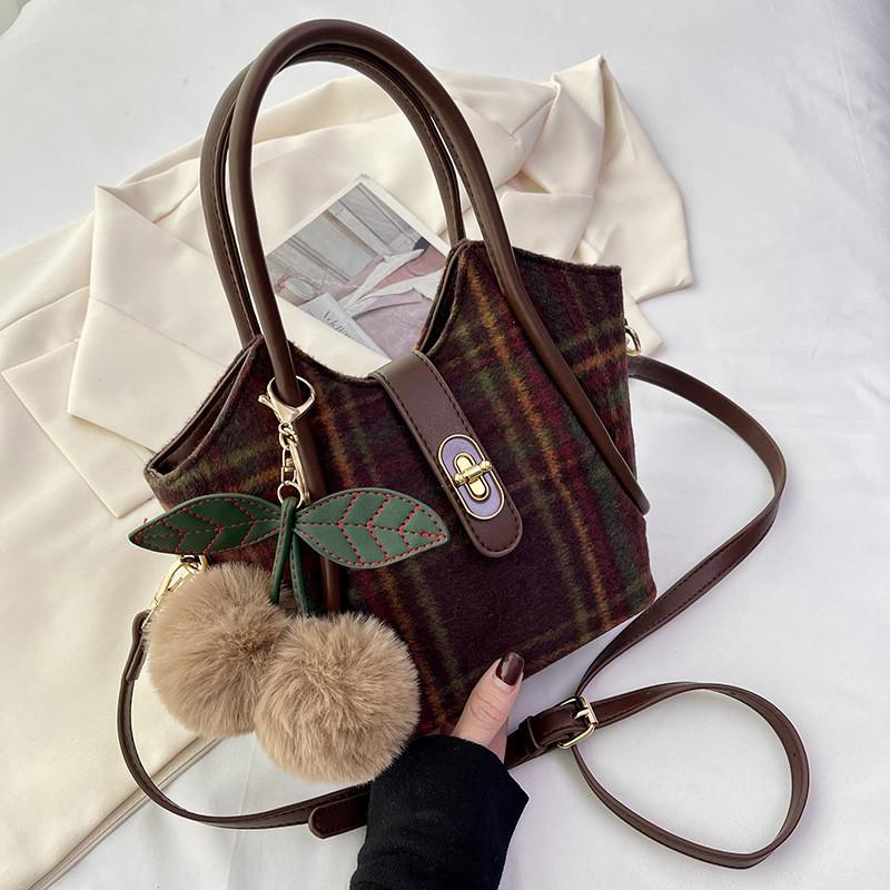Trendy Color Block Woolen Bucket Bag 2023 New Autumn Winter Fashion Cross-border Style красный