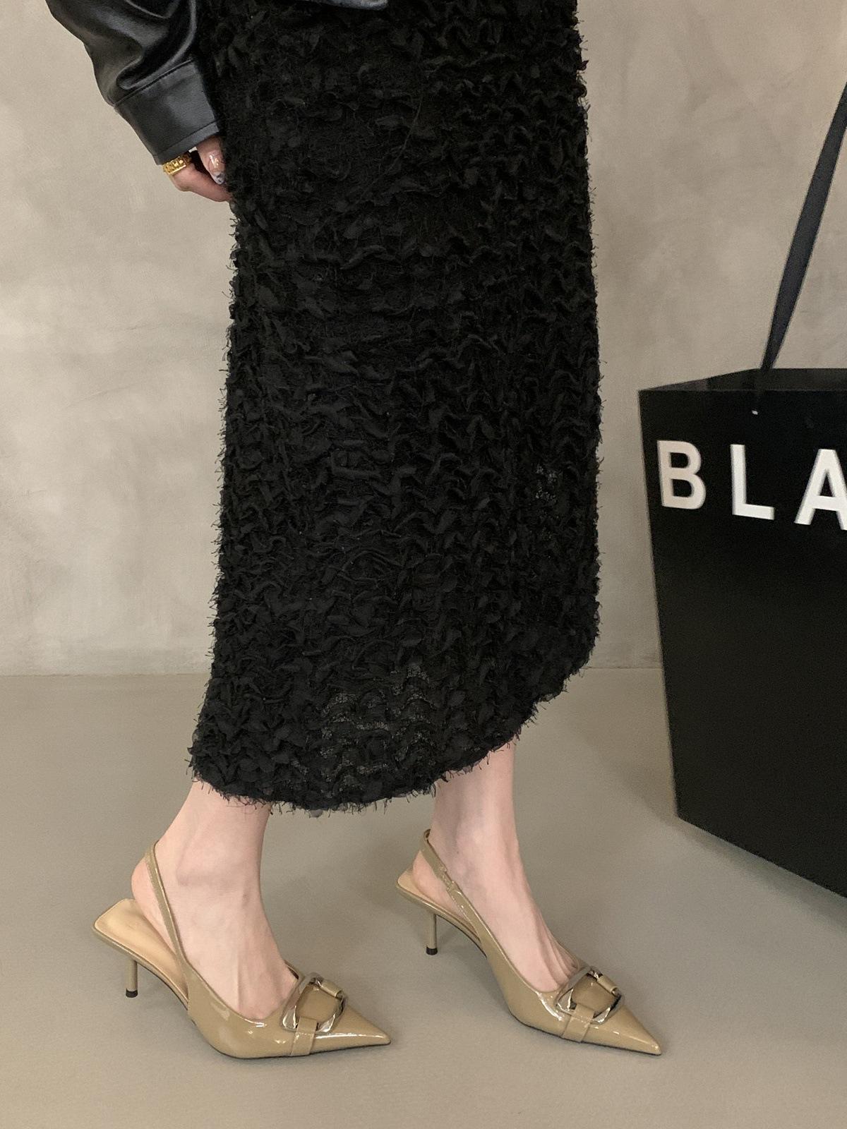 

Французский темпераментный дизайн чувство заостренные туфли-лодочки на высоком каблуке женские 2025 лакированная кожа металлическая пряжка сумка голова тонкий каблук пустые туфли 40 хаки