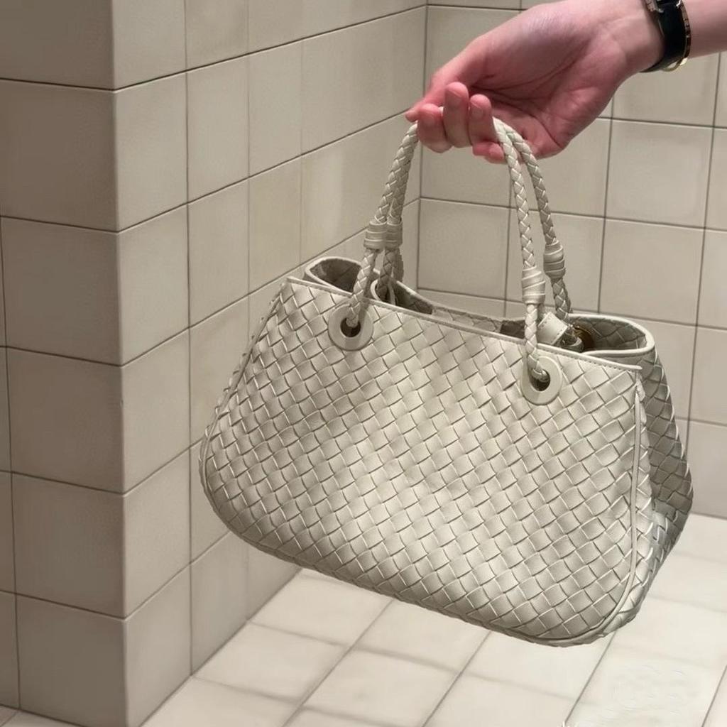 Small Niche Luxury Style New High-quality Vegetable Basket Tote Bag Single Shoulder Commuting Large Capacity Woven Bag Hand-held Diagonal Cross Bag