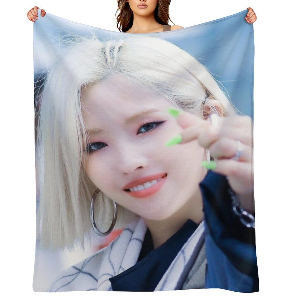 G(I)-DLE Soyeon Throw Blanket heavy to sleep Nap Beach Thins Blankets