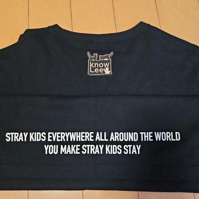 [GEBRAUCHT] Stray Kids Reno Offizielles Patch-T-Shirt