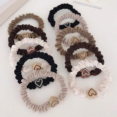 Lot de 5 élastiques à cheveux en tissu plissé, décorés de cœurs, très élastiques et légers. Accessoires pour cheveux.