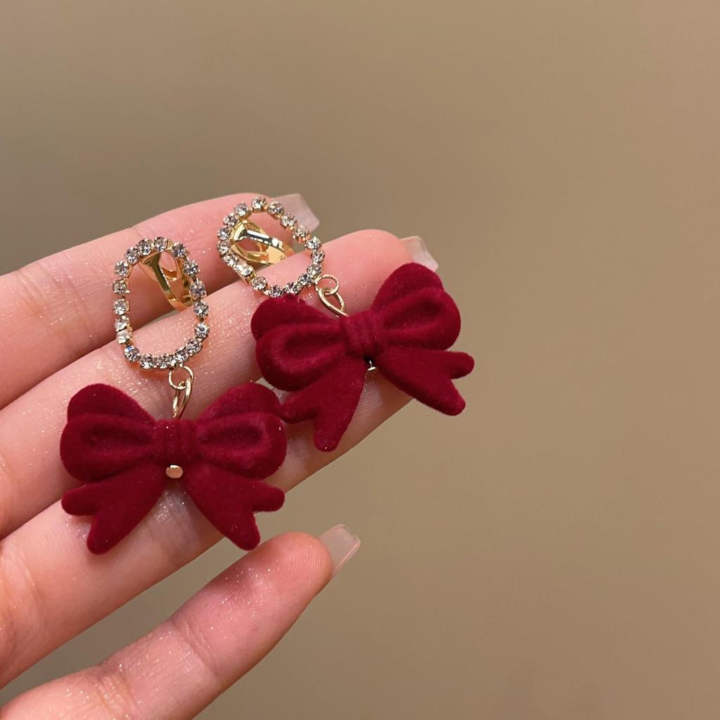 2025 New Year Red Velvet Pearl Earrings: Retro Hong Kong Style Whitening Studs for Women