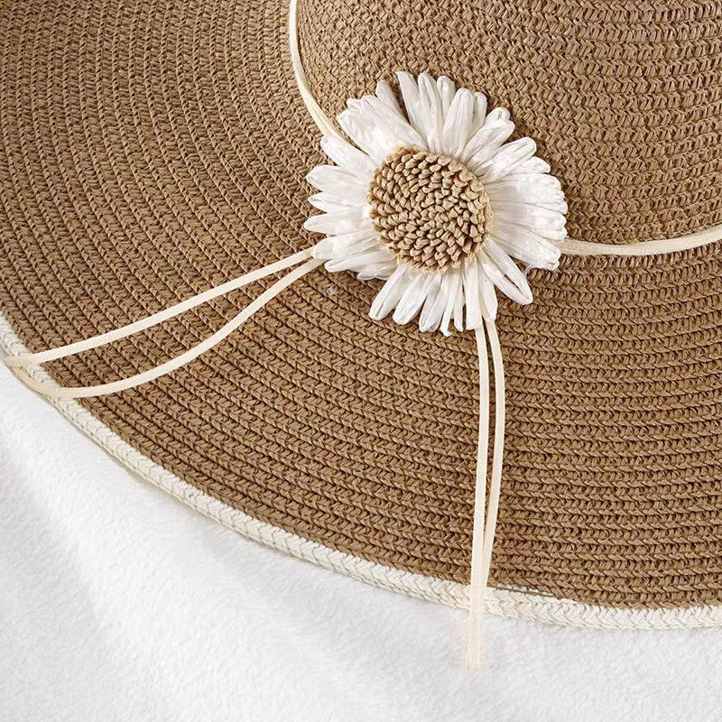 Women's Fashionable Summer Large Brim Straw Hat for Sun Protection and UV Resistance, Beach and Seaside Sunshade, Foldable Sun Hat