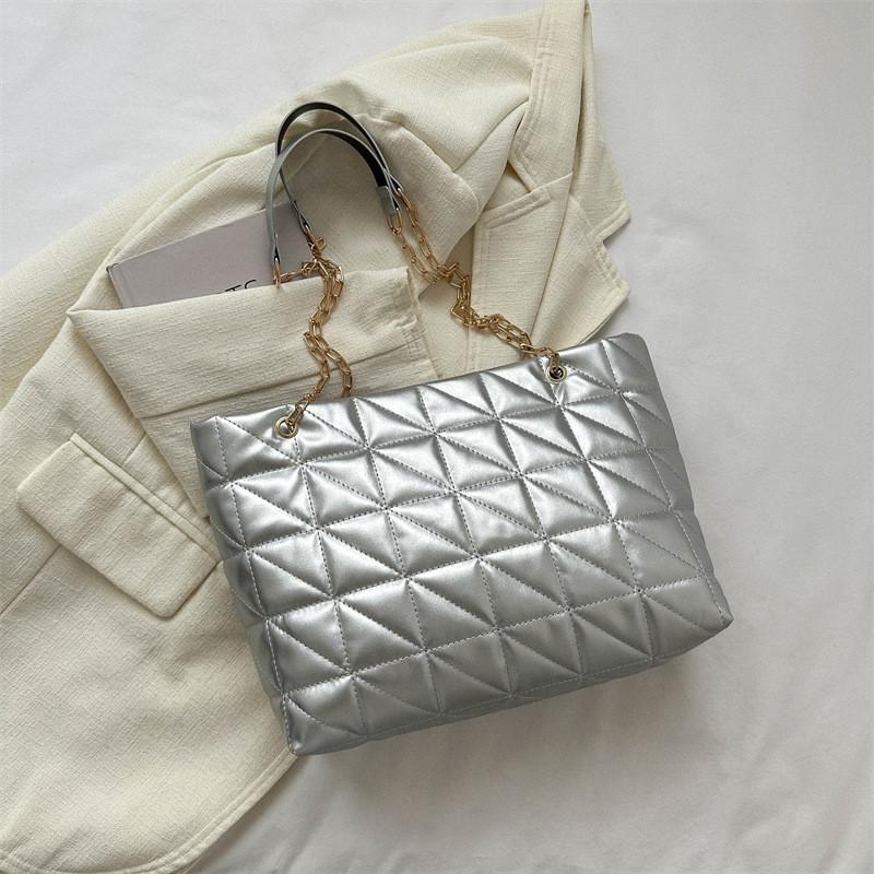 

Elegant Pu Tote Bag For Women With Chic Street Style Perfect For Daily Commuting In Black White Khaki Purple Silver Colors срібний