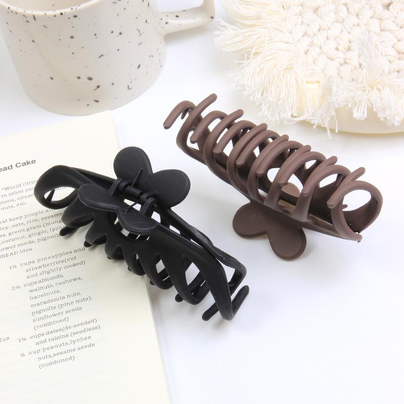 European and American grab clip large frosted solid color hair clip, women's fashionable hair accessory at the back of the head