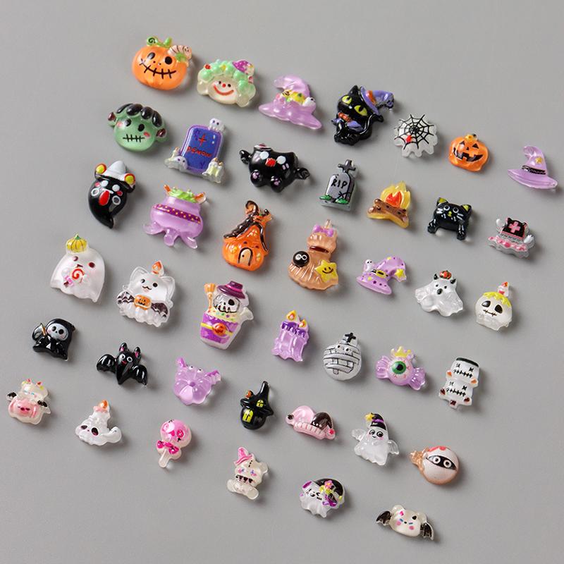 50/100Pcs Kawaii Halloween Nail Charms Cartoon Pumpkin Ghost Cat Mixed Sized Resin Ornaments Cute Spider Web Bat Nail Decor