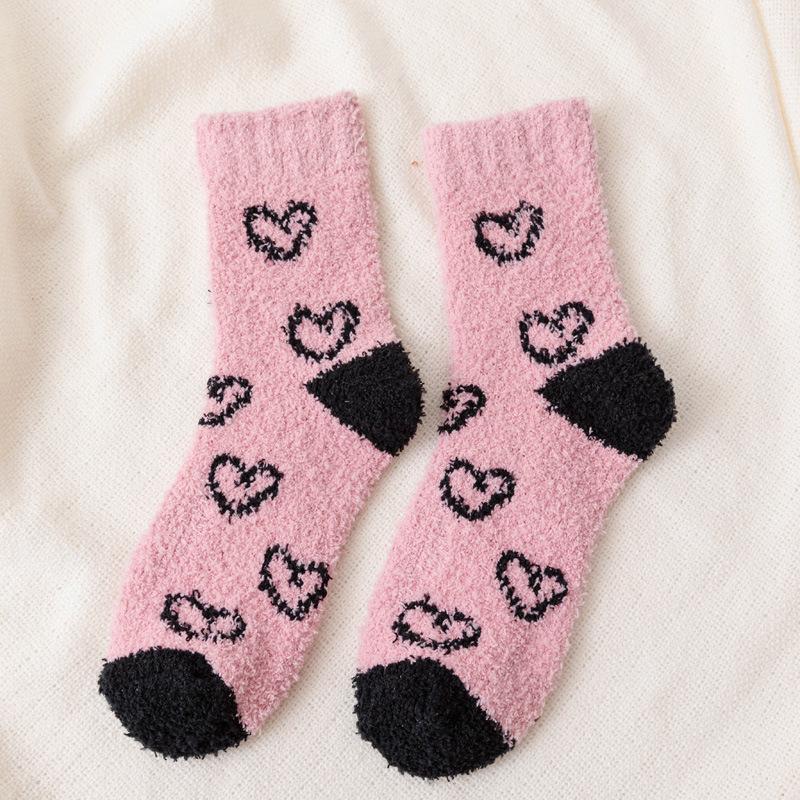 5/10 Pairs Comfortable Casual Autumn Winter Coral Fleece Socks for Women Warm Heart Shaped Floor Socks Cute Thickened Mid Calf Socks for Girls