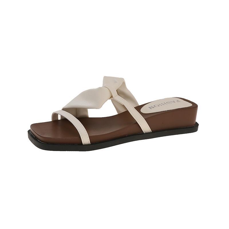 Fashion Versatile Niche Design Flat Heel Sandals Small Sandals Spring and Summer Women's Shoes Open Toe Square Head Low Heel Cool Slippers