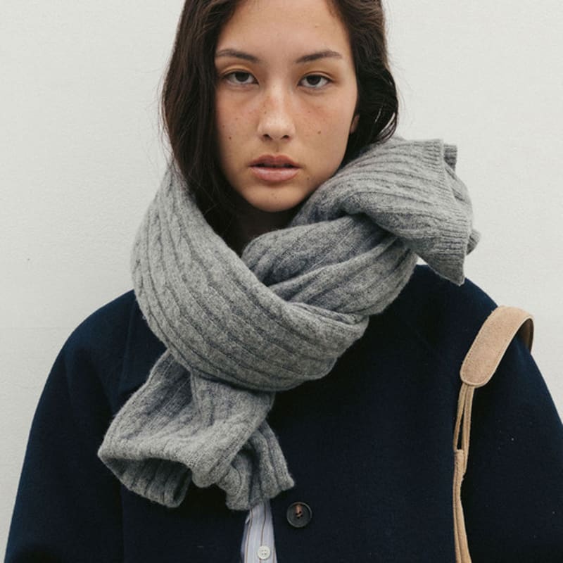 

THE RYE Cable Wool Muffler(Grey) FREE
