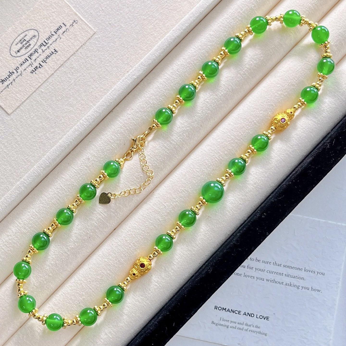 8Mm High Quality Ice Through Emperor Green Chalcedony White Crystal Lapis Lazuli Design Sense Collarbone Chain Necklace