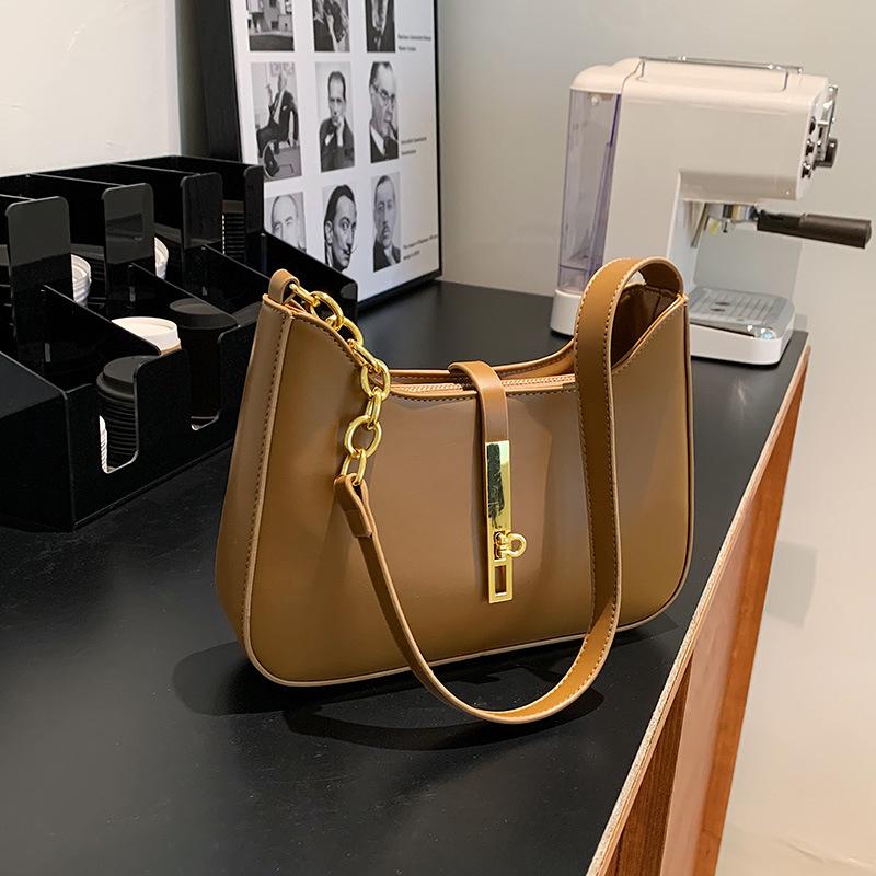 Premium sense versatile fashion shoulder messenger bag romantic niche design small square bag popular underarm bag