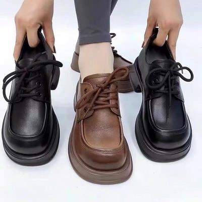 Scarpe da donna 2024 primavera nuove scarpe basse in pelle piccola con suola spessa da donna punta rotonda stringate mocassini suola morbida stile britannico scarpe singole