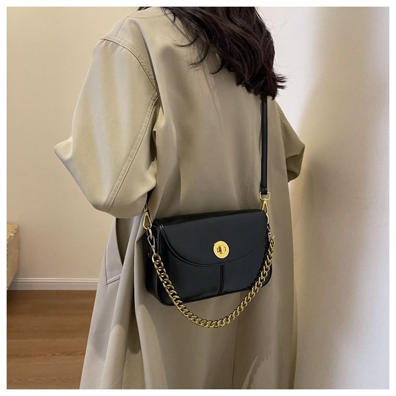 Ielgy Retro Flap Bag All-Match Crossbody Small Square Bag