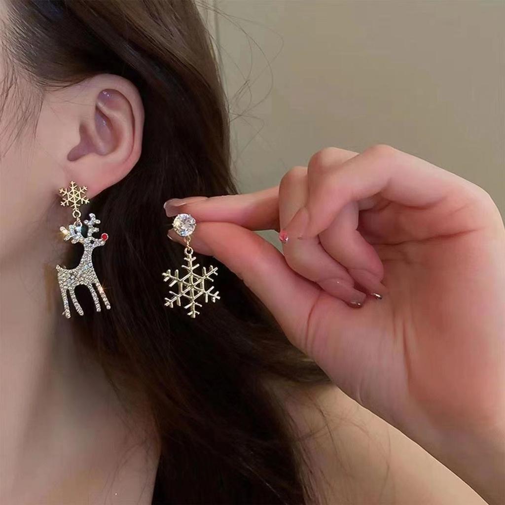 Delicate Rhinestone Elk Earrings for Women Sweet Asymmetrical Snowflake Deer Drop Earring New Year Jewelry Christmas Gift