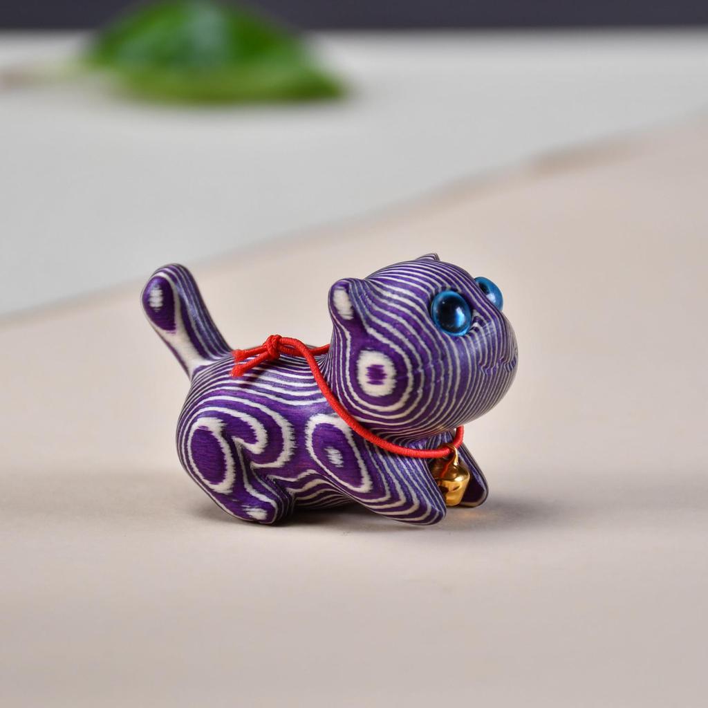 Rainbow Wood Carving: Cute Cat Desktop Ornament - Creative Miniatures for Home Decor