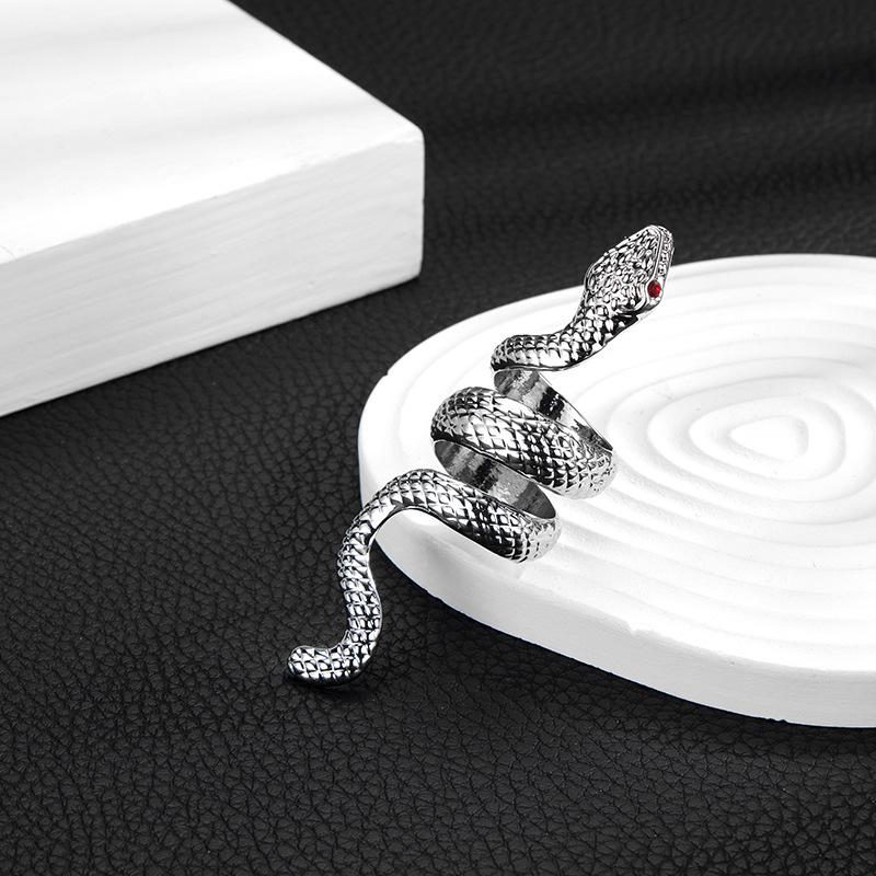 Trendy Zodiac Snake Hip Hop Ring: Men's Python Alloy with Rhinestones, Exaggerated Punk Style Jewelry.