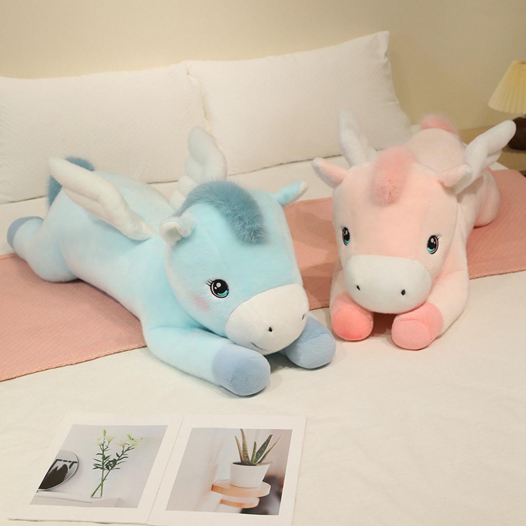Süßes und entzückendes liegendes Pferd Plüschtier, Pferdepuppe, schlafendes und tröstendes Stofftierpuppe