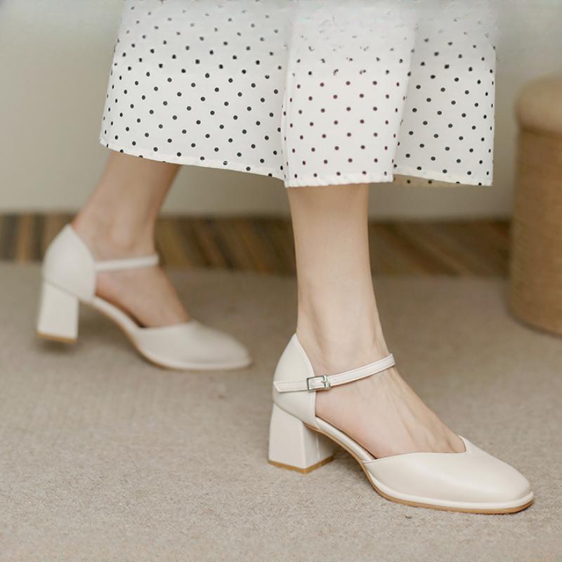 Mode Nya Trendiga Storlek Damskor Mary Jane-skor Fyrkantig tå Ihåliga sandaler Mellanhälsskor