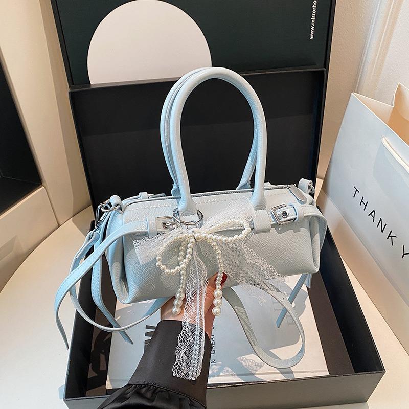 New Portable Temperament Casual Shoulder Messenger Bag Baguette Bag Fashion Sense Spring and Summer Niche Handbag