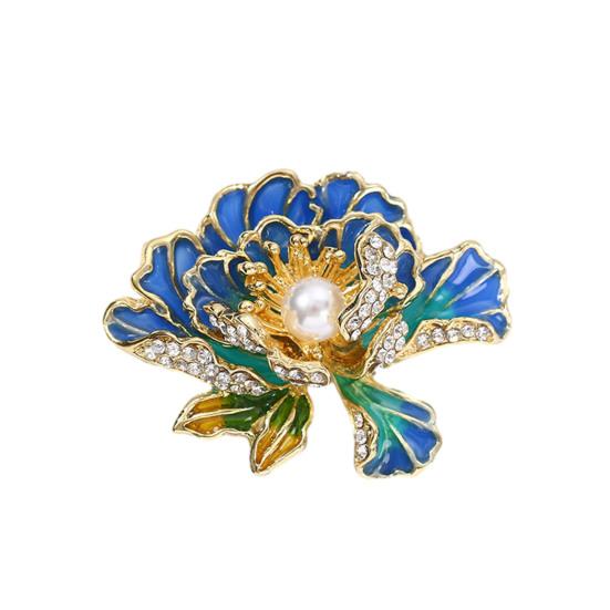 Alloy Brooch Imitation Pearls Inlaid Three Dimensional Flower Maple Design Pin Sweaters