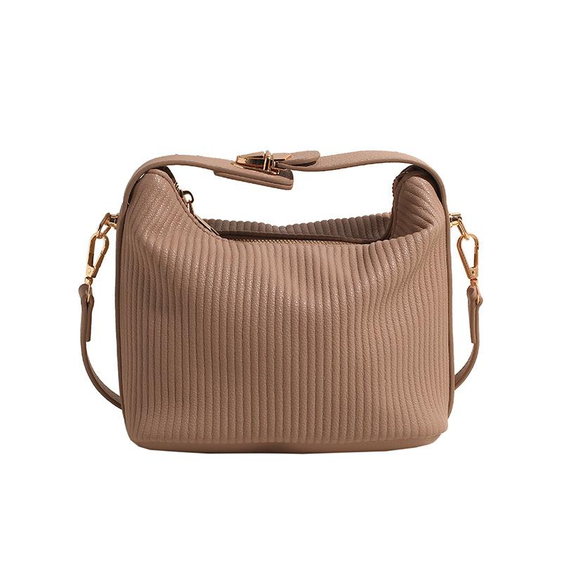 

Премиальная маленькая сумка женская 2025 весна новая сумка-мессенджер женская для отдыха спортивная на плечо универсальная сумка-пельмень