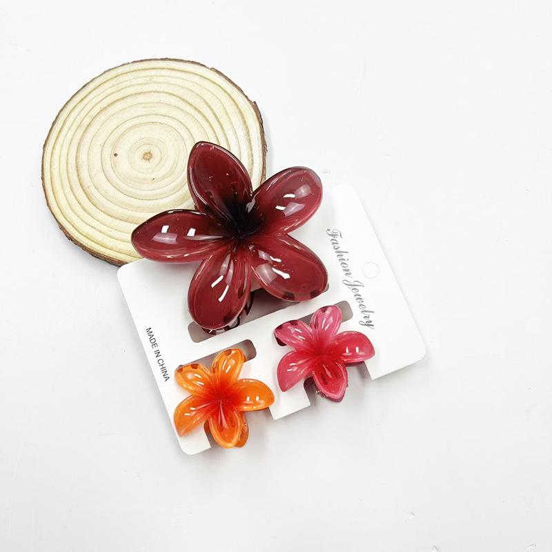 Sada skřipců do vlasů s frangipani: Květinové vlasové doplňky s imitací mramoru pro módní svátky