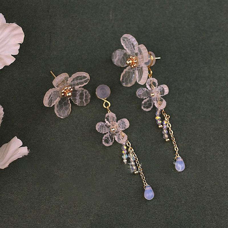 

Серьги-пусеты с бахромой из смолы в виде цветов, милые, маленькие, свежие, универсальные, модные, с темпераментом, с высоким чувством стиля