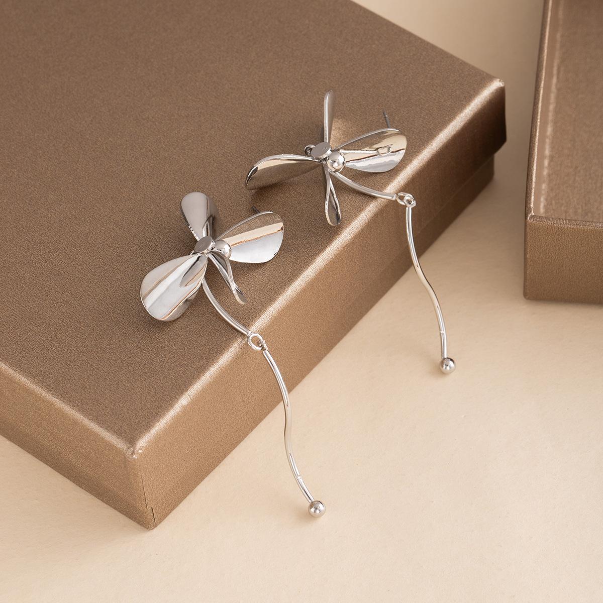 Французские Простые Атмосферные Серьги-Гвоздики Металлический Стиль Темперамент Нишевые Серьги Легкая Роскошь Высокое Чувство Изысканный Дизайн Серьги