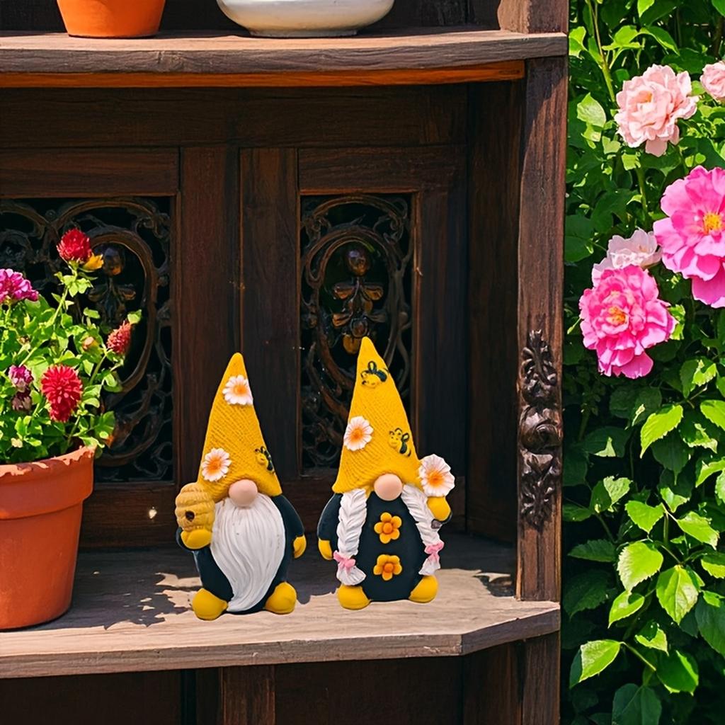 2pcs  Rustic Resin Gnome Statues
