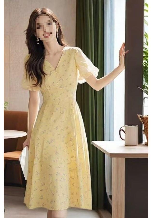 Vintage Floral Knit Dress With Vneck And Short Sleeves For Women Spring 2025