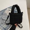 Borsa a tracolla trapuntata in nylon Autunno Inverno Monocolore Borsa a spalla con fodera in poliestere Chiusura con cerniera Pulitura professionale a secco