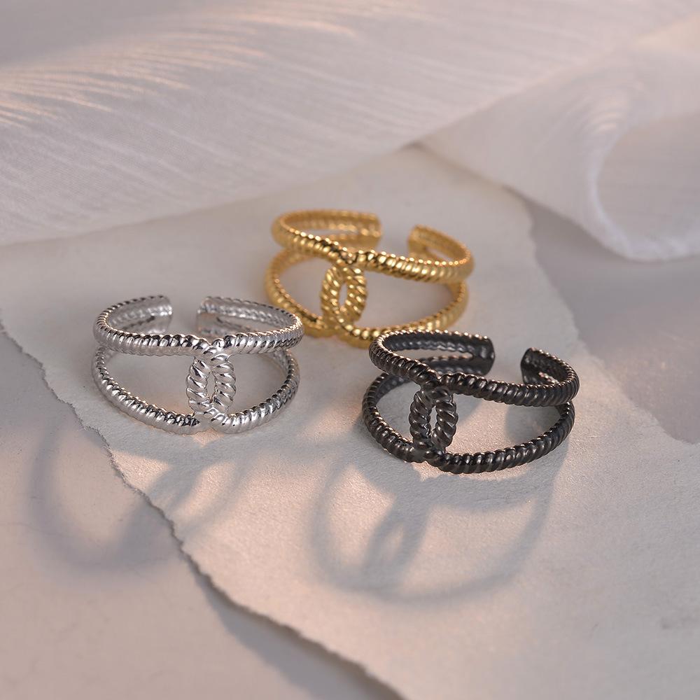 

Открытое кольцо из нержавеющей стали для ниши Instagram с выдолбленным давлением масла, геометрическая форма в стиле ретро, ​​женская пара из титановой стали