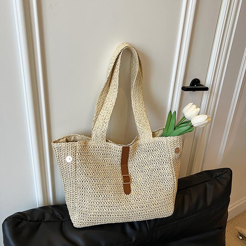 Summer large-capacity women's new commuter shoulder bag seaside beach woven tote straw bag
