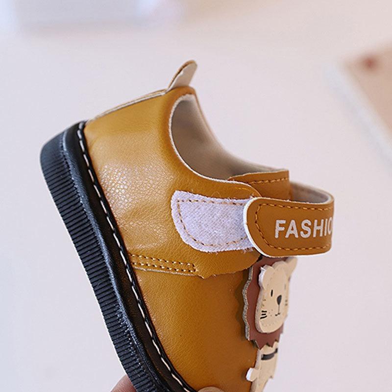 Spring/Autumn Shoes for Baby Girls 0-1-2 Years Old, Soft-Soled Walking Shoes for Toddler Boys, Leather Infant Squeaky Shoes.
