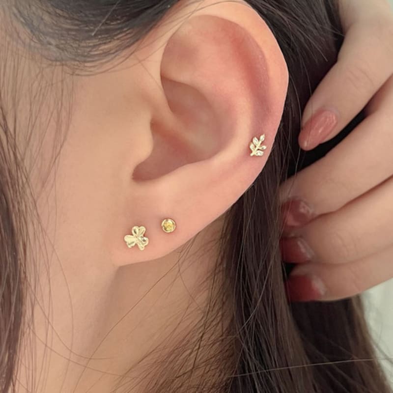 Youngglow 14k Leaf Cubic Piercing
