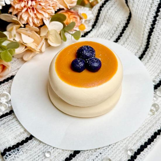 Stress Relief Souffle Squeeze Toy Slow Rising Blueberry Strawberry Cake Sensory Toy Portable Kids Adults Simulated Food Pinch Fidget Toy