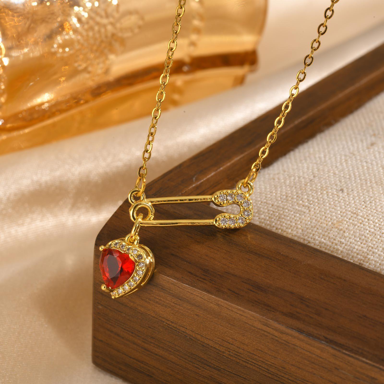 Fashion Stainless Steel Chain Heart Zircon Copper Pin Gold Necklace Ladies Nc-1650