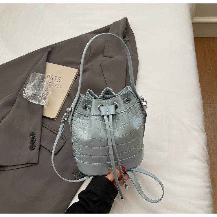 Fashion Handbag Women 2025 New Pumping Strap Foreign Style Shoulder Bag Retro Style Niche Stone Pattern Crossbody Bucket Bag