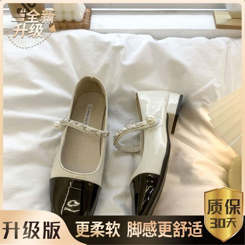 French square head shallow mouth Mary Jane small leather shoes women's 2025 summer new versatile retro thick heel with skirt single shoes