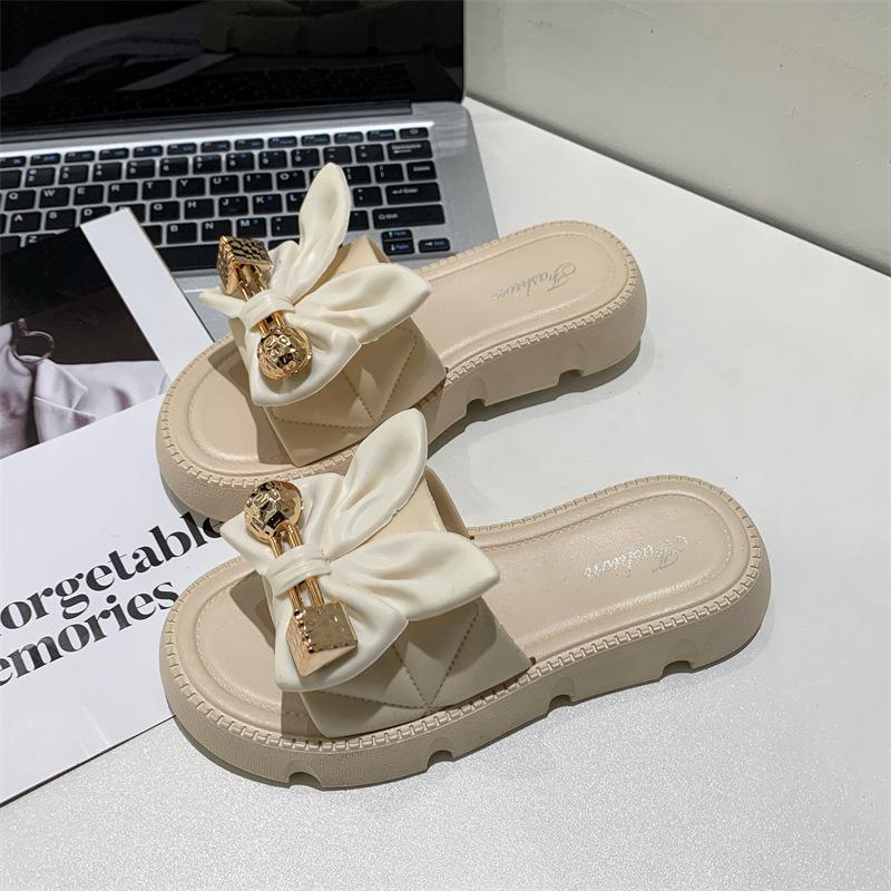 Summer Casual Fashion Round Toe Flat Solid Color Comfortable Open Toe Metal Decorated Non Slip Women's Slippers