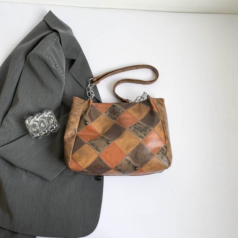 

College students class tote bag women s 2024 new summer fashion commuter bag large capacity fashion simple shoulder bag коричневий