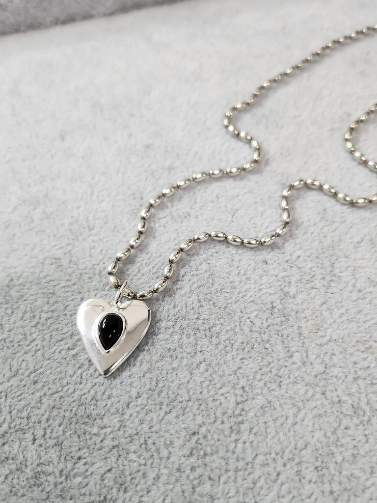 Douze Black Pear Heart Necklace