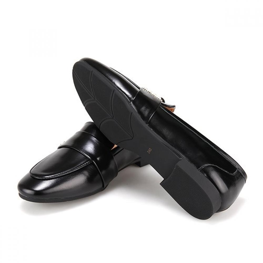 Barbara Cowhide Pearl Detail 2cm Women S Loafer Bbh553bk