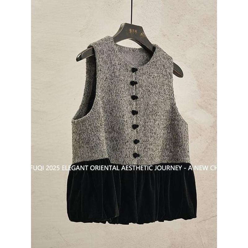 This Year's Vest Looks Thin, Elderly Mother Temperament Velvet Vest Top Trend