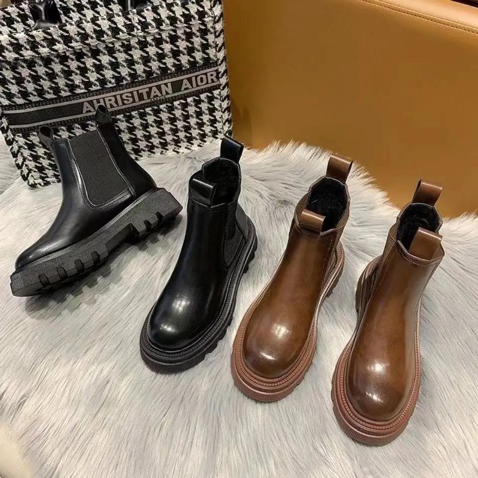 Classic casual women's shoes 2024 new Korean version fashionable motorcycle boots thick soled comfortable retro short boots